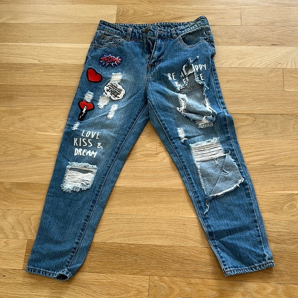 Trendy Distressed Blue Jeans with Embroidery